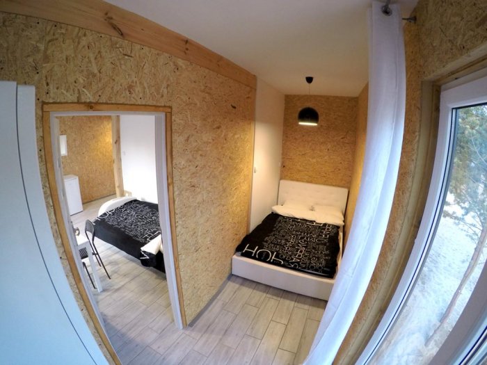 Hotel hel noclegiApartament czteroosobowy z oddzielną sypialnią.