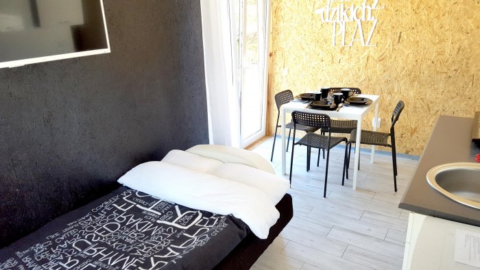 Hotel hel noclegiStudio czteroosobowe małe.