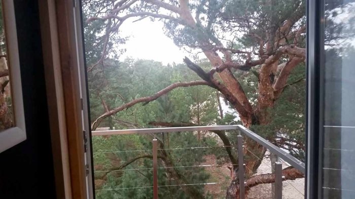 Hotel hel noclegiApartament czteroosobowy z dużym tarasem i oddzielną sypialnią