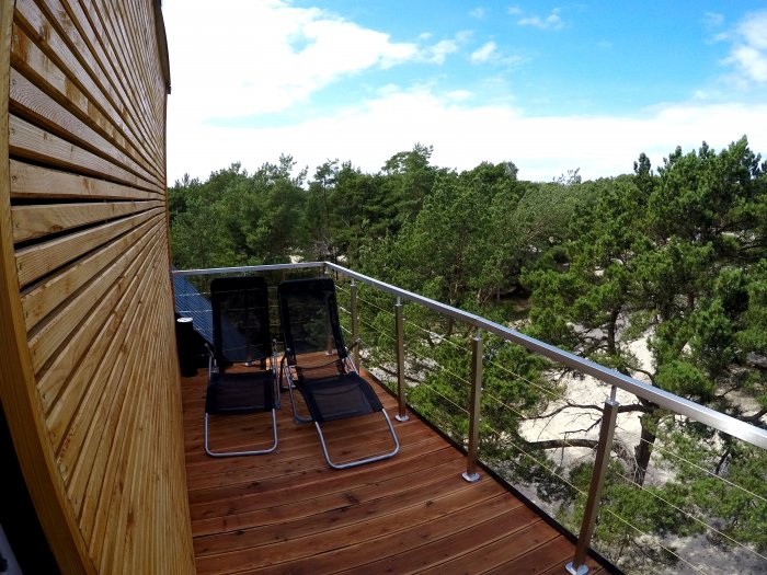 Hotel hel noclegiApartament czteroosobowy z dużym tarasem i oddzielną sypialnią