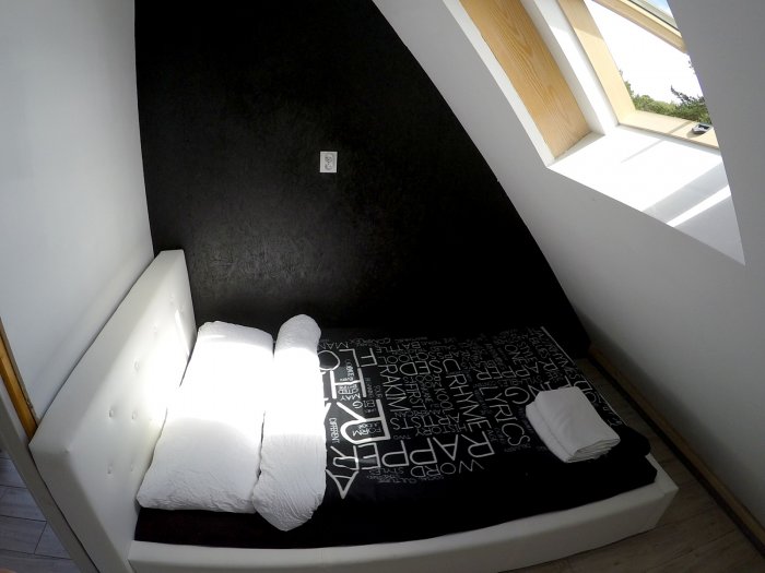 Hotel hel noclegiApartament czteroosobowy z dużym tarasem i oddzielną sypialnią