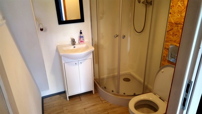 Hotel hel noclegiApartament czteroosobowy z dużym tarasem i oddzielną sypialnią