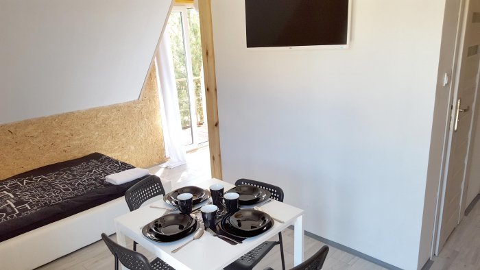 Hotel hel noclegiApartament czteroosobowy studio z balkonem.