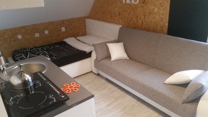 Hotel hel noclegiStudio czteroosobowe małe z balkonem.