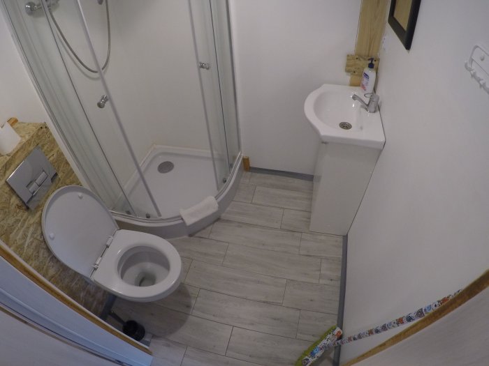 Hotel hel noclegiStudio czteroosobowe małe z balkonem.